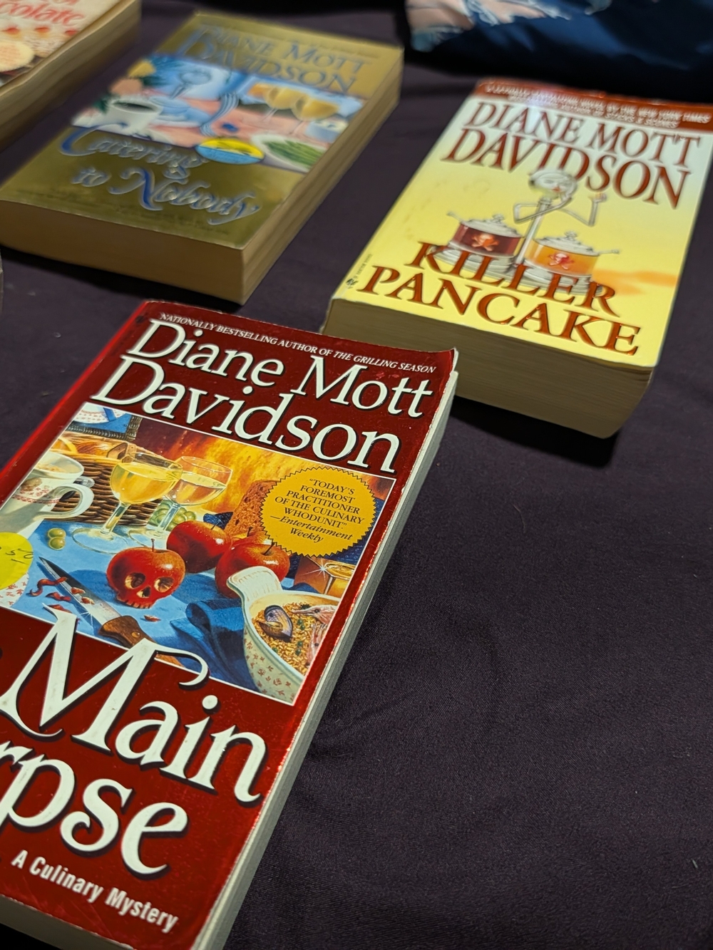Lot of 6 Diane Mott Davidson Mass Market Paperbacks - Picture 5 of 7